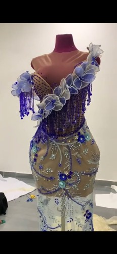 Nigerianisches trachtenkleid - nigerianisches,