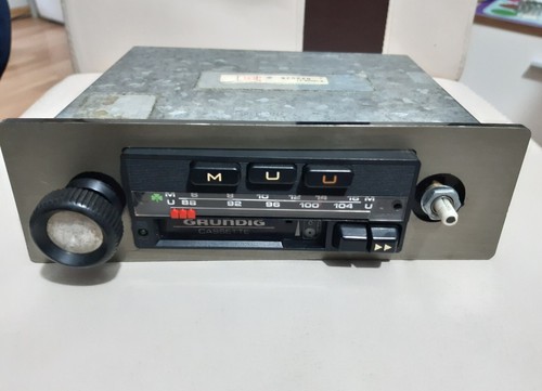 Altes autoradio von grundig - altes,