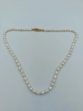 Klassische Halskette mit