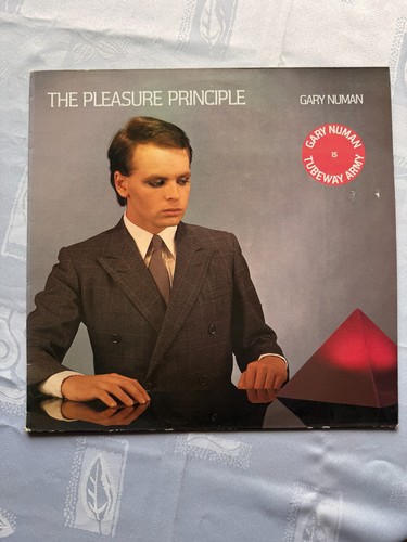 Gary numan the pleasure - gary,