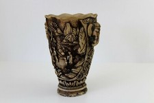 R.B. Vase aus Polyresin China