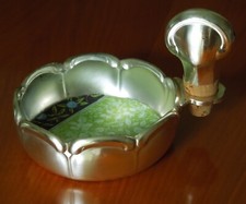 *Weinflaschenuntersetzer mit Flaschenverschluß, Silberauflage, Fa. Wolf, gut