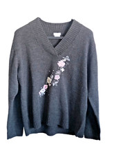 Damenpullover  V Ausschnitt Gr.  48 Wolle grau Blumen Stickerei Maria Bellesi