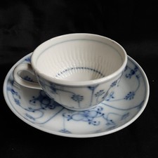 Antike Tasse mit Untertasse – Rauenstein Porzellan, ca 1830-1850 III