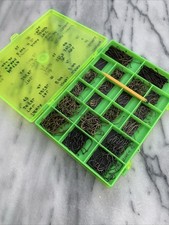 Delphin Magnetbox Angelhaken Hakenbox Beidseitig inkl. Magnetstift grün Angeln 