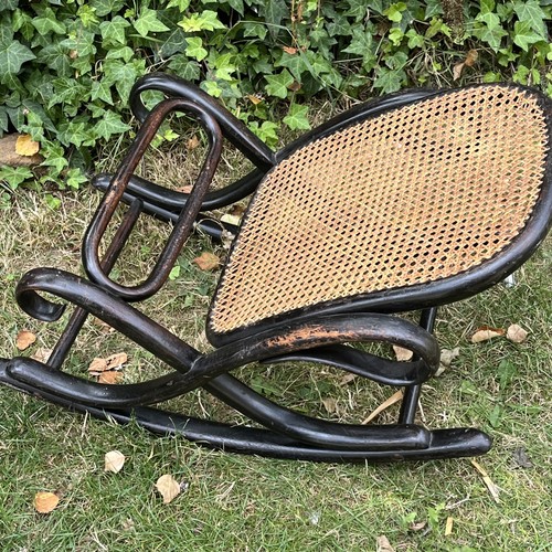 Schaukelfußhocker aus bugholz - schaukelfußhocker,