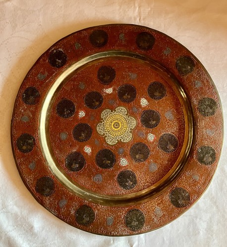 Wand teller relief messing - wand,