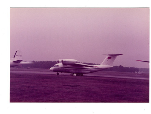 Antonov cccp 72000 - an-72, cccp-72000