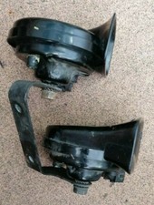 2X Org Audi A4 B5 Hupe Signalhorn Klaxon TR99 Horn France Fanfare Hoch Tief