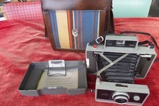 Polaroid Land Camera Automatic 330 mit Bereitschaftstasche