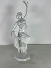 Göbel Die Tänzerin mit Krone