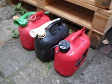 == 3x Reservekanister 5l Liter Kanister ESSO Benzin Diesel mit Einfüllstutzen ==