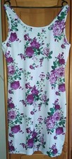 Kleid, Shirt Kleid, Bodycon Kleid, weiß mit lila Blumen, Gr. XXL (40)