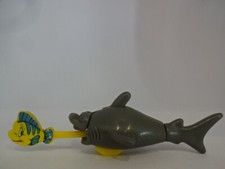 Sammelfigur / Arielle,die Meerhungfrau - Hai jagt Fabian