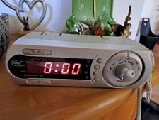 Elta  Radiowecker 4250 Top Zustand Voll Funktionsfähig Silber