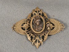 feine antike Brosche aus