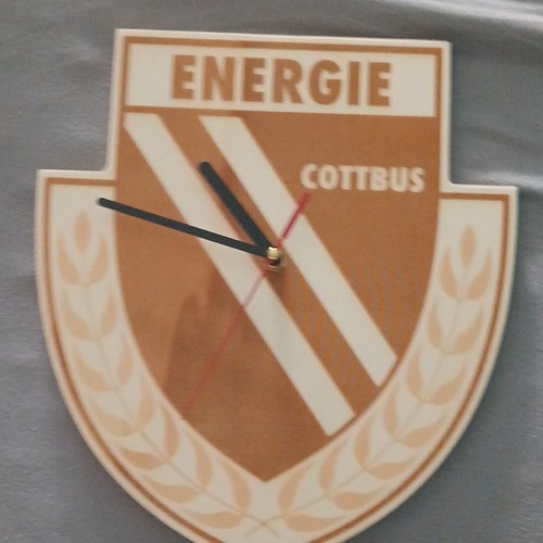 Energie cottbus wanduhr holz - energie,