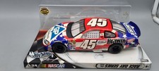 Modellautos 1:24 Hot Wheels Racing Nascar Race Day Series Kyle Petty #45 OVP