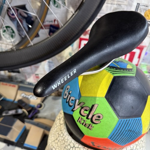 Vintage retro wheeler - /,