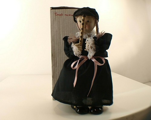 Puppe mit spieluhr - spieluhr, jungen