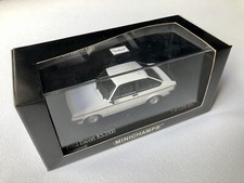 MINICHAMPS Modellauto 1:43 Ford Escort II RS2000 1975 (diamantweiß) 400084300