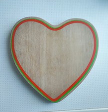 Holzbrett in Herzform Schneidebrett Brotbrett Kaum benutzt