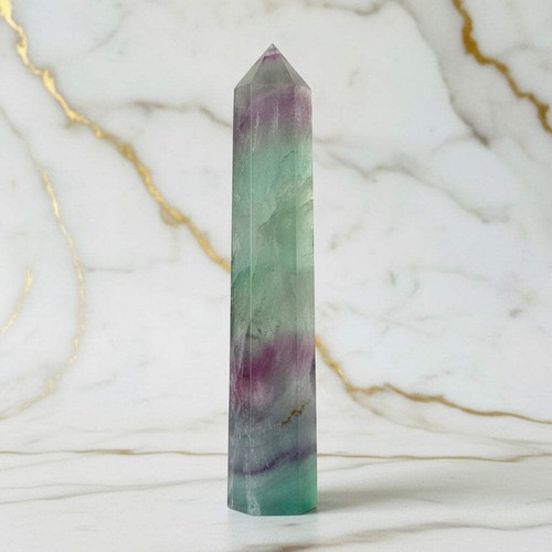 Fluorit obelisk 22cm - fluorit,