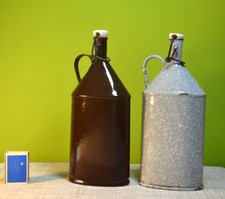 alte email. Trink- und Feldflasche mit Bügelverschluß