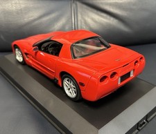AUTOart 2001 C5 Chevrolet Corvette Z06 Coupe Modellauto 1:18 71061