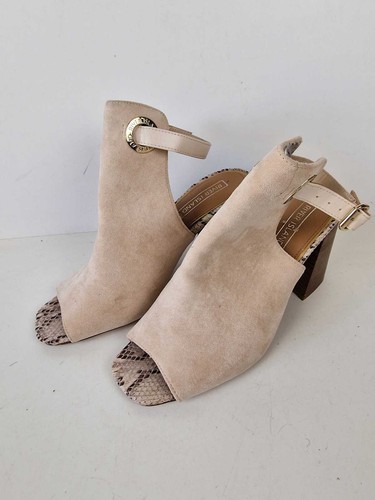 River island - river,