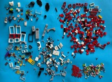 Konvolut Lego Teile / Klemmbausteine (Türen, Fenster, Zäune, rote Bausteine)