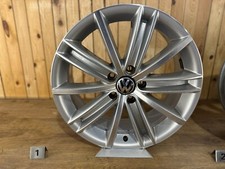 1x Original Alufelge New York VW Tiguan 7Jx18H2 ET43 Felge 5N0601025D