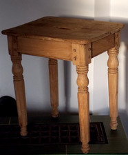 antik Hocker Höckerchen