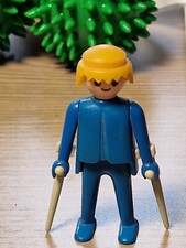 Playmobilfigur mit Krücken (Gehhilfen) von 1974 - geobra