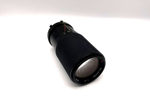 Tokina 200mm 4 - 1:4, objektiv