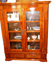 Biedermeier-Bibliotheksschrank ,Rillensäulen, Kirsch teils furniert teils massiv