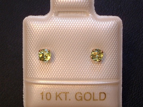 Feinste peridot ohrstecker - peridot,