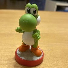 Nintendo Amiibo Yoshi (Super Smash Bros. Collection)