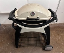 Weber Gas Grill mit Rollwagen und Elektronische Zünder. - Grillfläche 54x39 cm