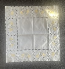 Ostertischdecke Deckchen quadratisch Ostermotiv mit Küken ?