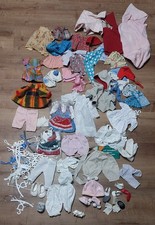 Große Sammlung Vintage Puppenkleidung 60er–80er Jahre