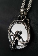 Hexe Spiegel Anhänger Edelstahl Halskette Skull Totenkopf Sexy Frau Biker K46