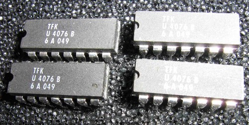 U4076 - , )