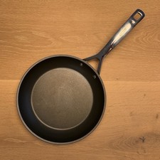 Le Creuset Aluminium Antihaft