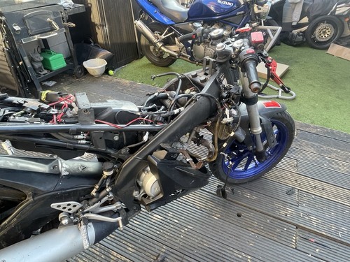 Yamaha yzf r125 - yamaha,