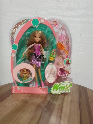 Winx club flora puppe - club,