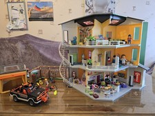 Playmobil Modernes Wohnhaus mit Zusatzetage und viel Zubehör (9266, 9221,71184)
