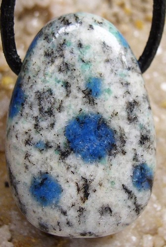 Azurit granit anhänger mit - k2,