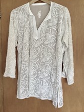 Tunika aus besticktem