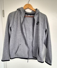 schöne tolle Nike Zipper Jacke in grau  Größe XL Kinder 158-170 13-15 Jahre